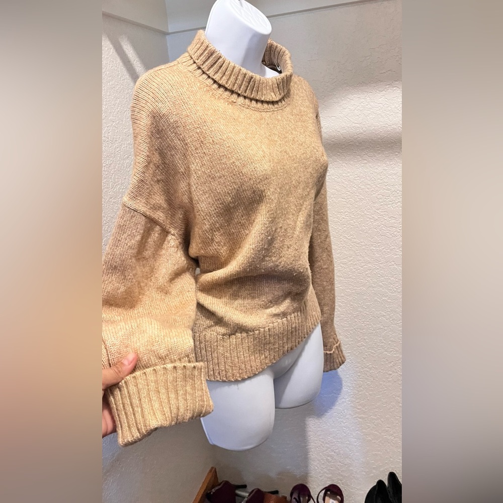 HM sweater